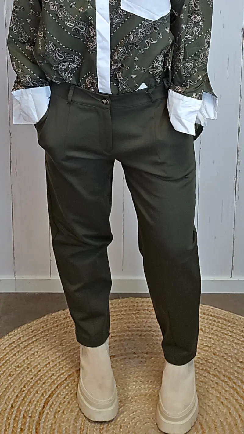 Ada penbukse barrel-modell kaki