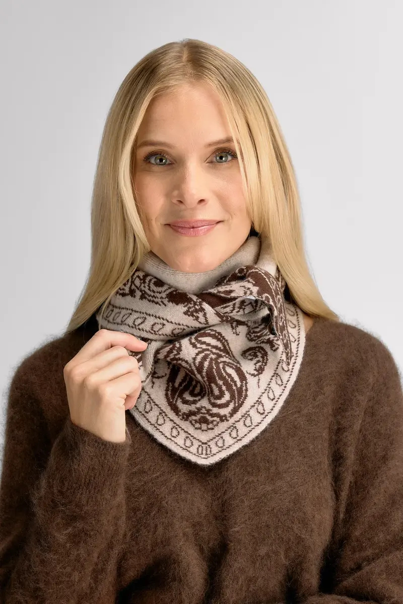 Angela Scarf
