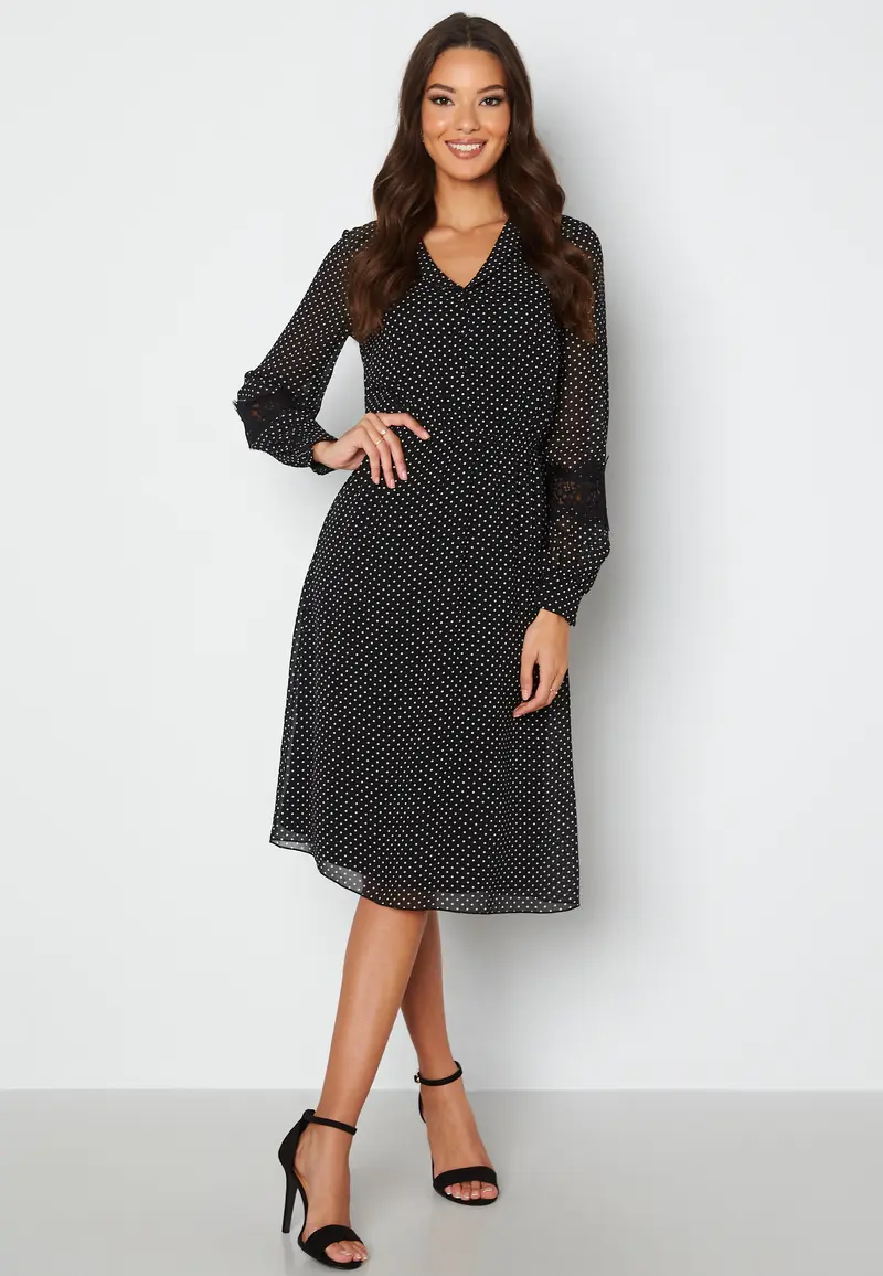 Ava lace dress