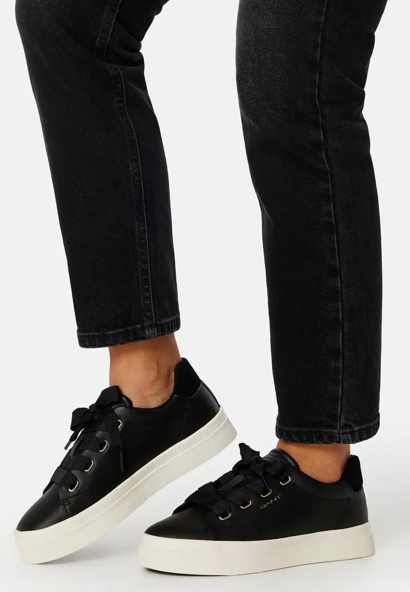 Avona Sneaker