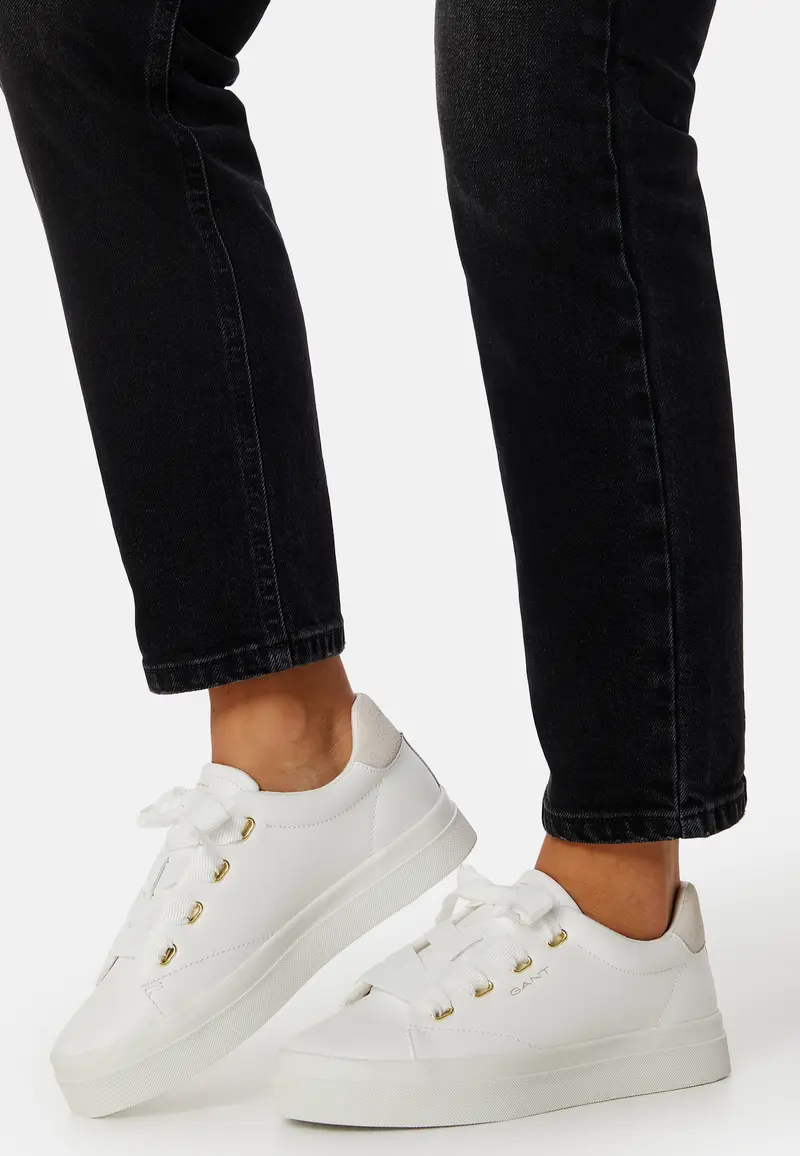Avona Sneaker