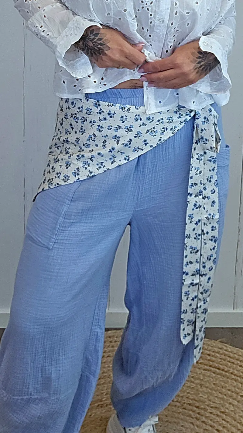 Bella hofte pynt blomstrete