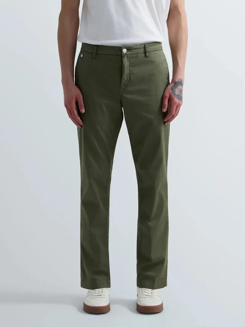 Benni Chinos