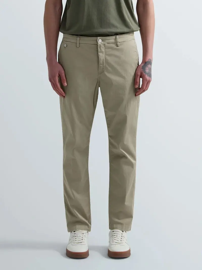 Benni Chinos