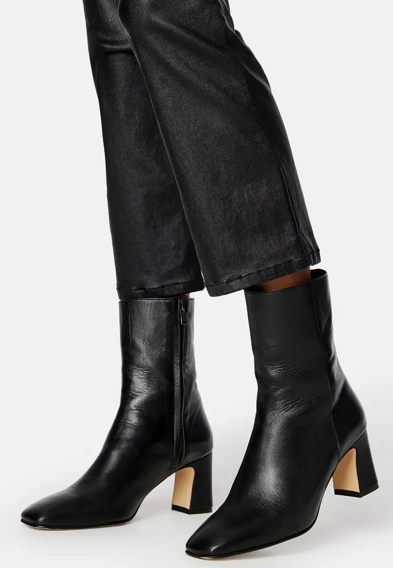 CC Leather Heeled Boots