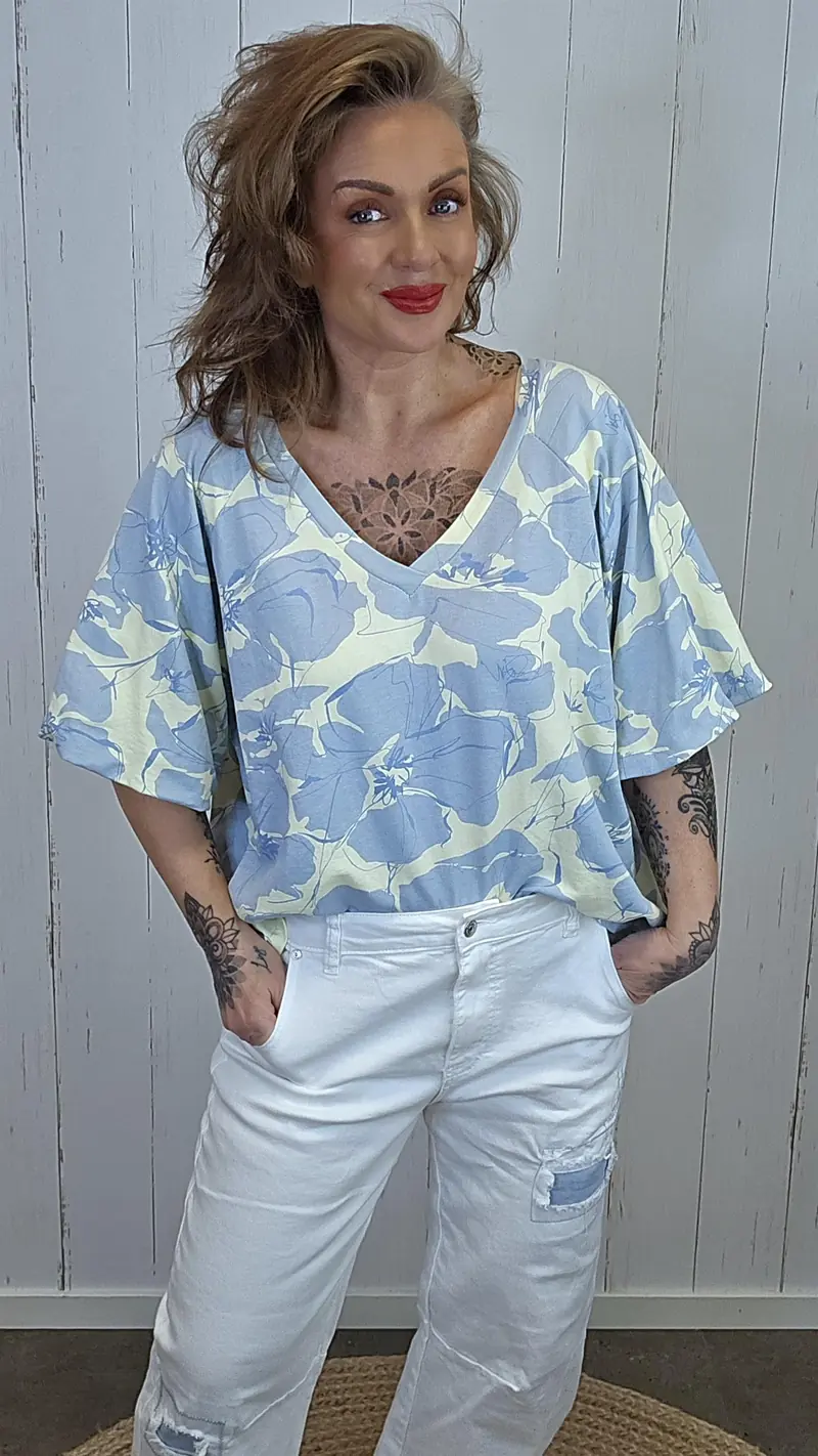 Celina blomstrete topp med V-hals