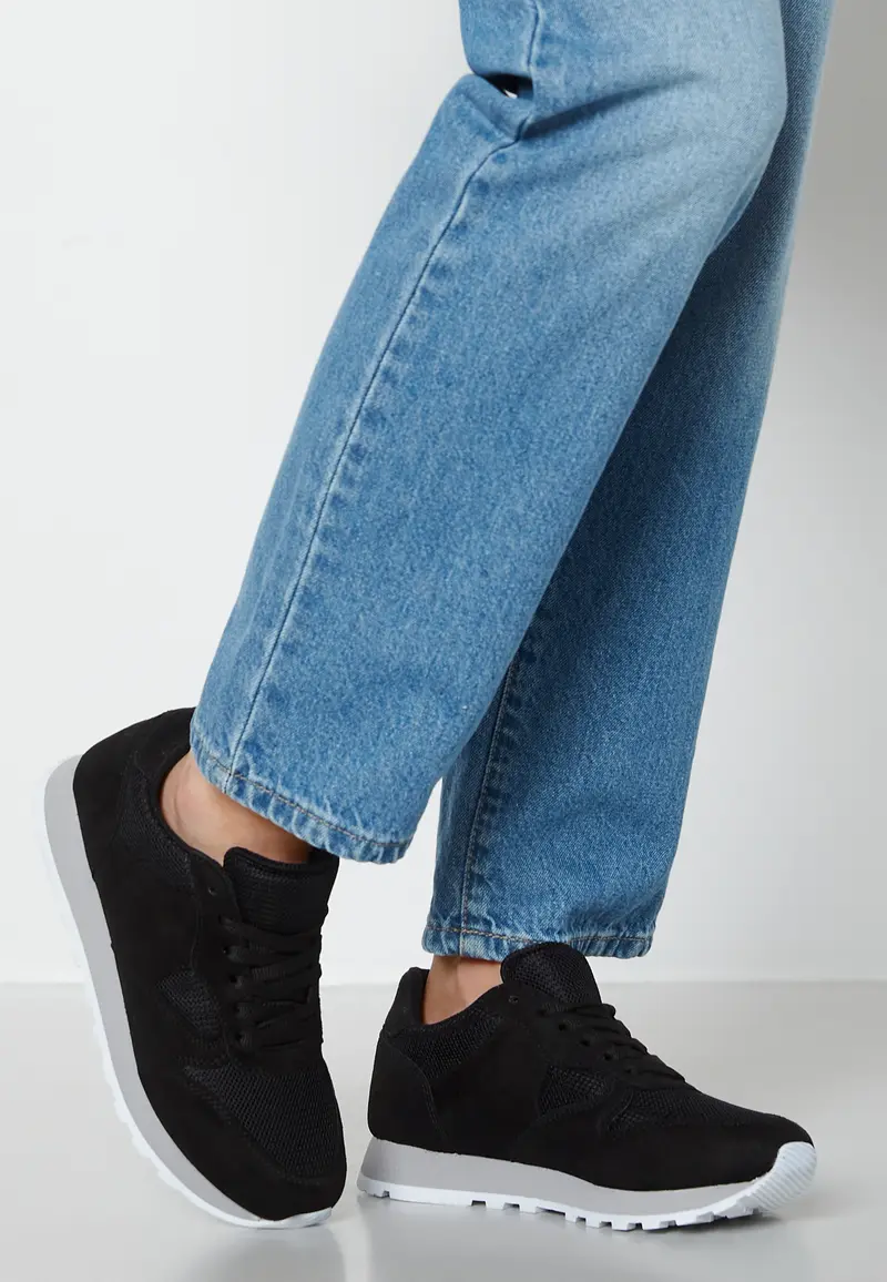 Charlene Sneakers