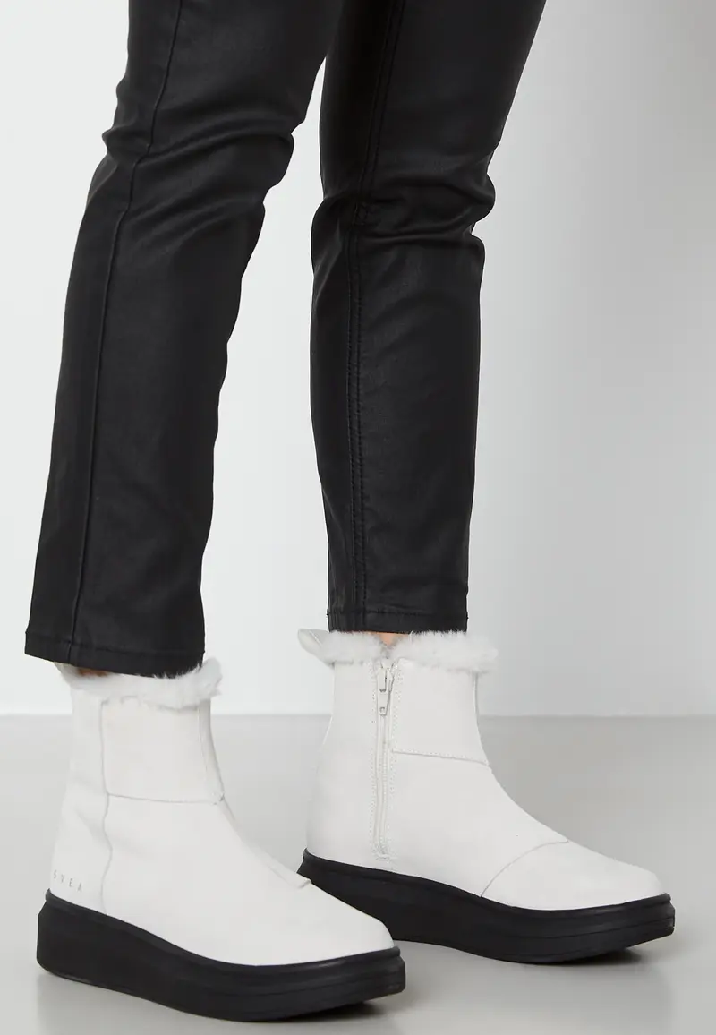 Charlie Pile Boots