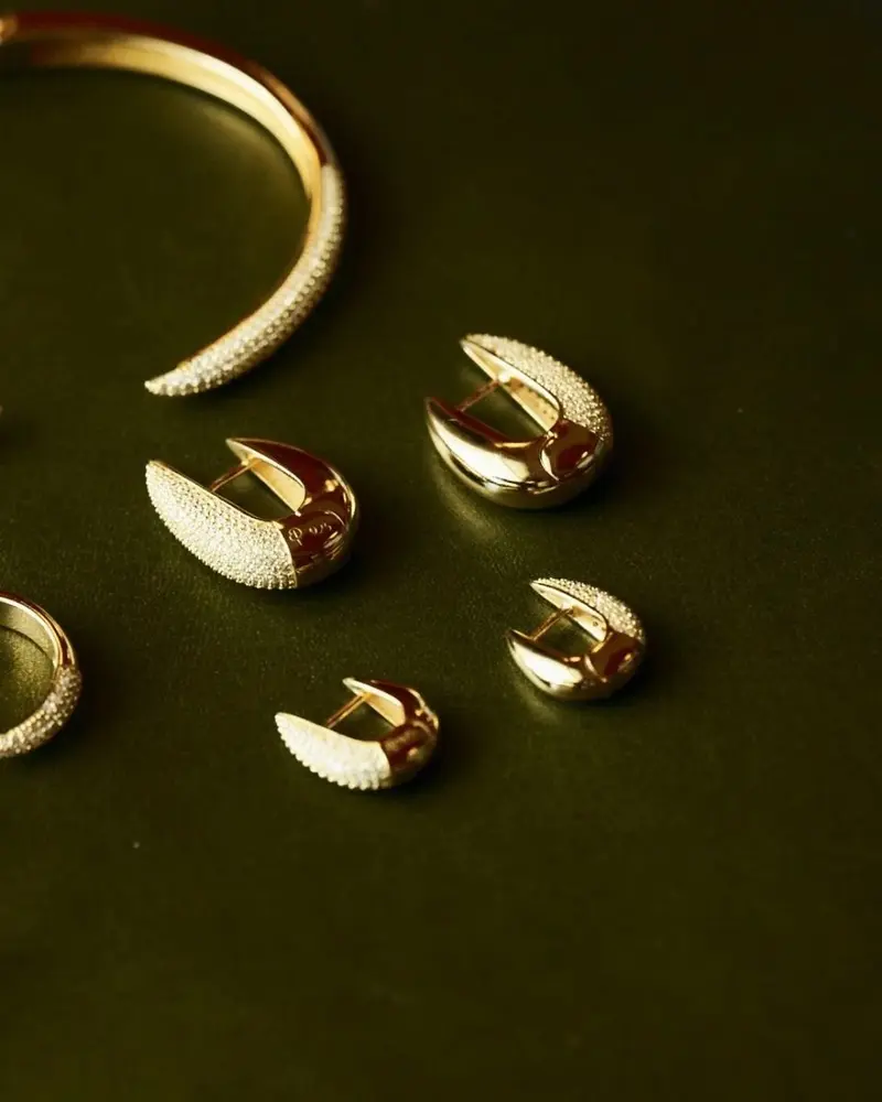 Crest Pave Hoops S Gold
