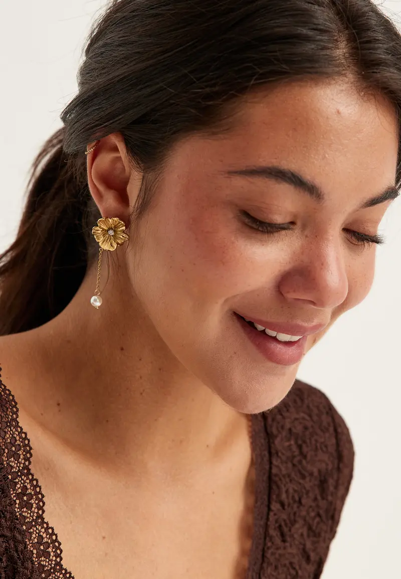 Daisy Pendant Earring