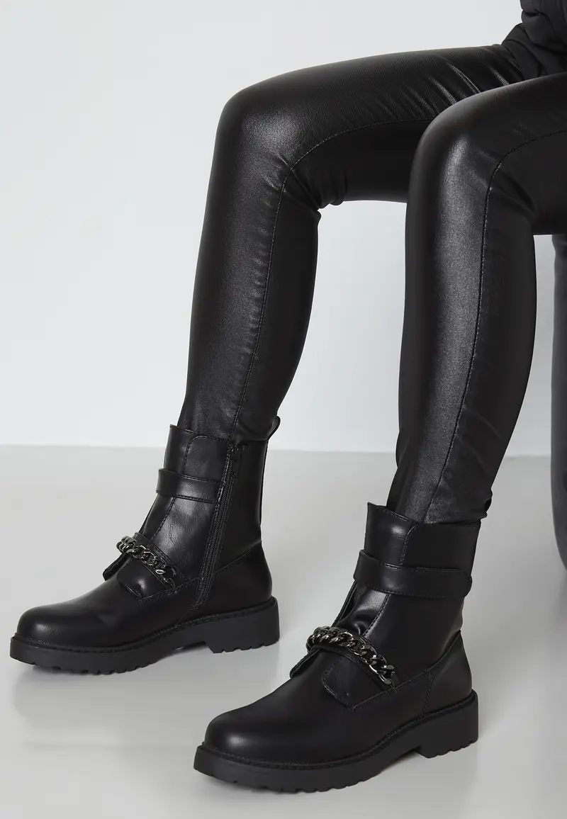 Delpha Chain Boot