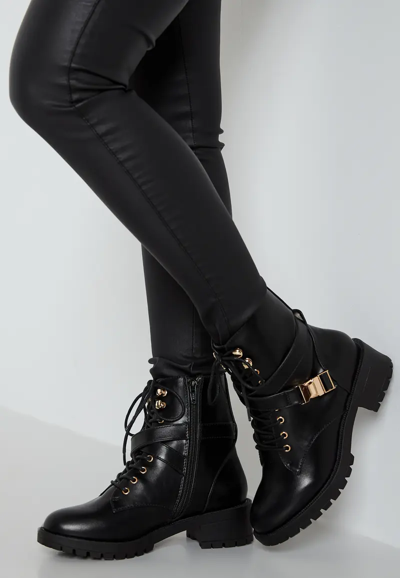 Delyn Buckle Boot