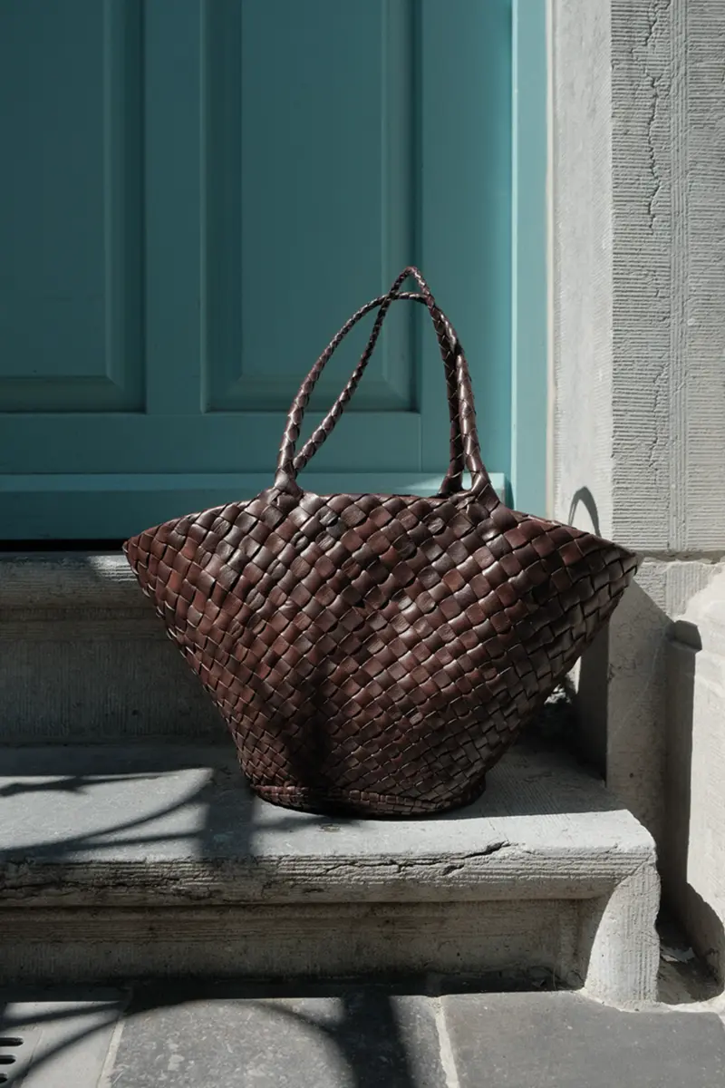 Egola Dark Brown