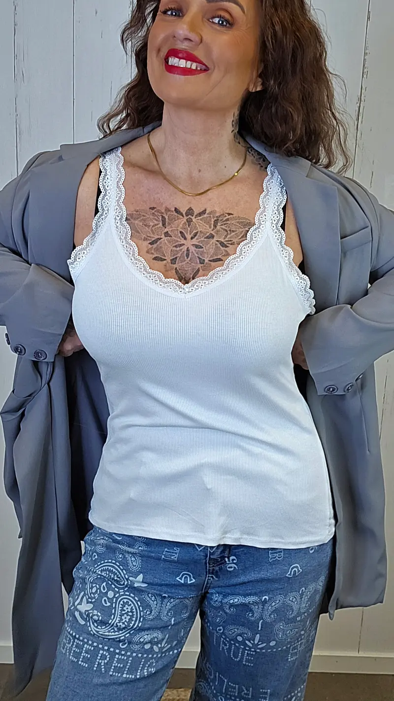 Elina Blonde Singlet hvit