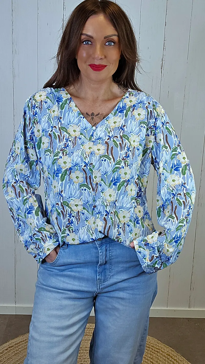 Elise blomsterbluse lys blå