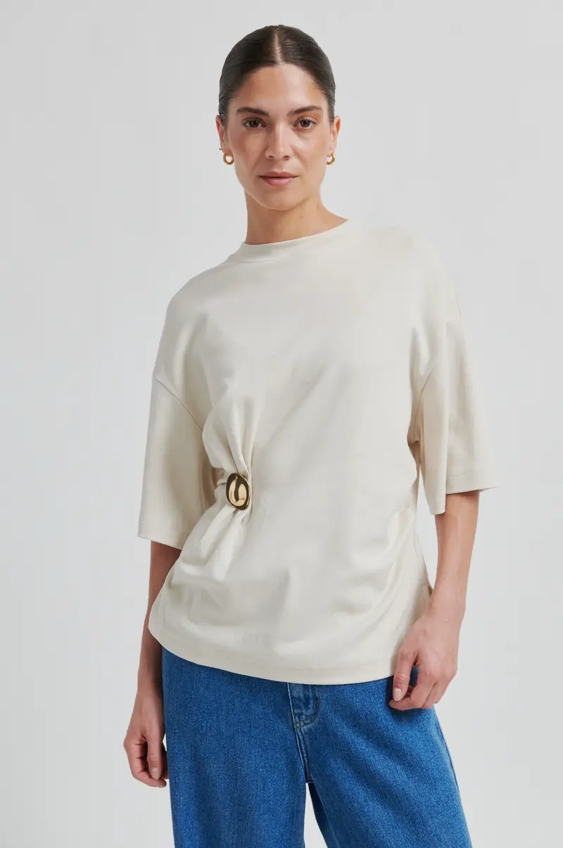 Enora Brooch Tee