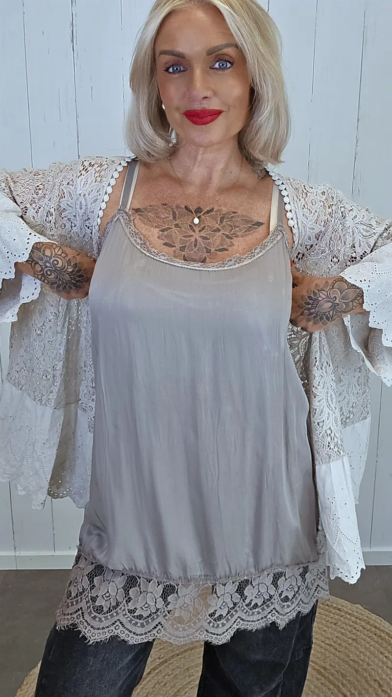 Evelina Singlet med blonder taupe