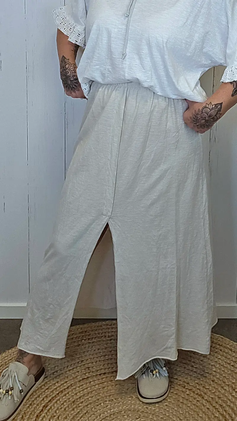 Gina skjørt med splitt Beige