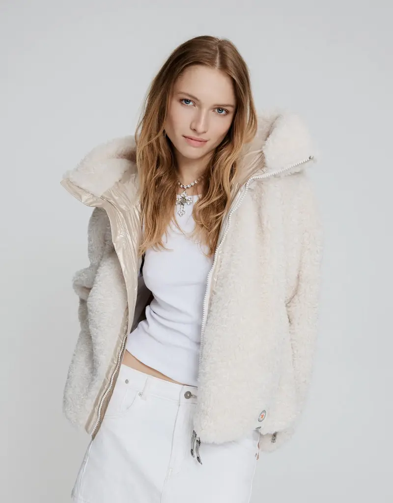 Ginny Shaggy Short - White