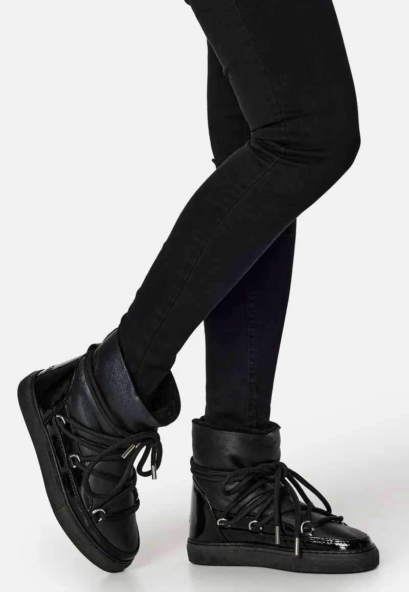 Gloss Sneaker