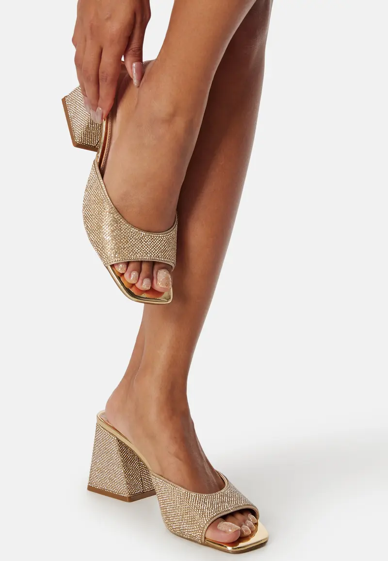 Glowing-R Sandal
