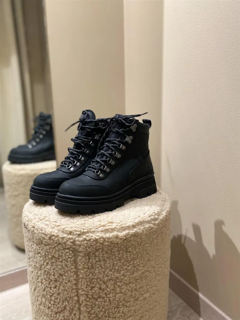 Hiking Boots New Black