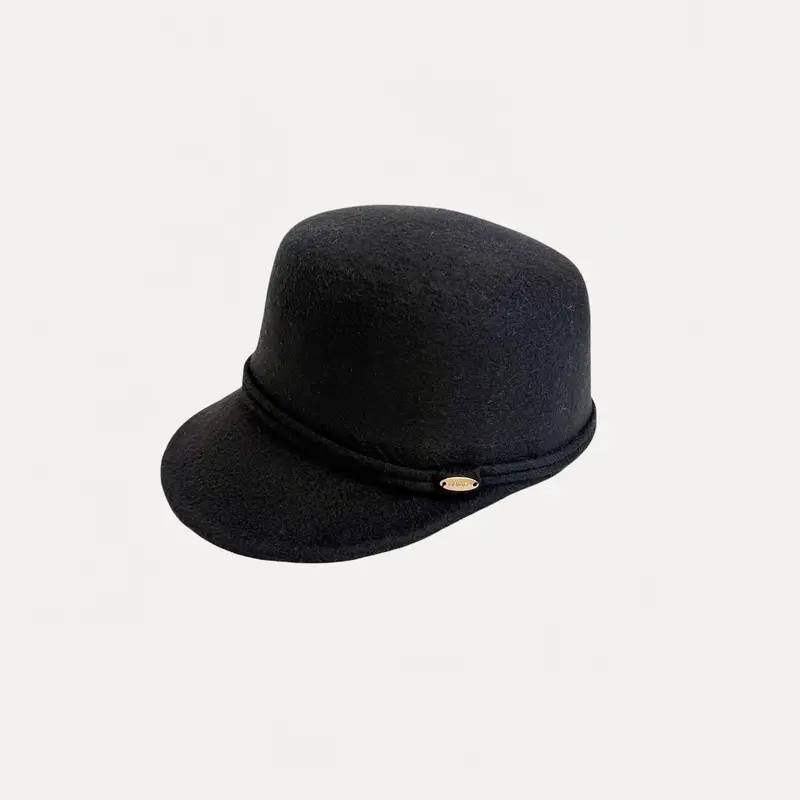 Iben Hatt Med Brem