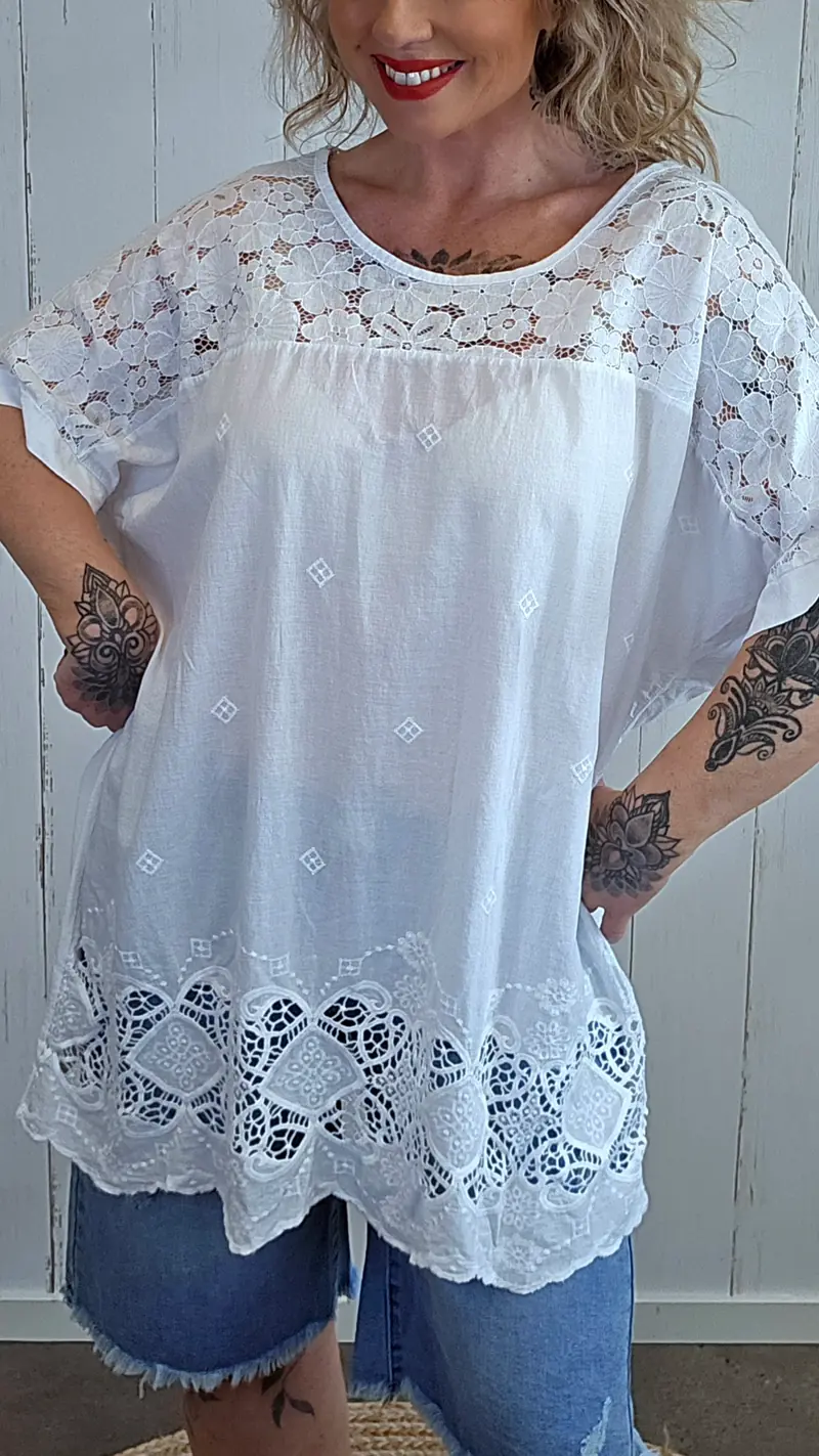 Jemma Topp med blonde detaljer