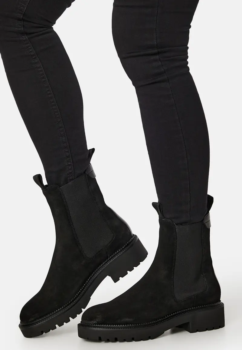 Kelliin Chelsea Suede Boot