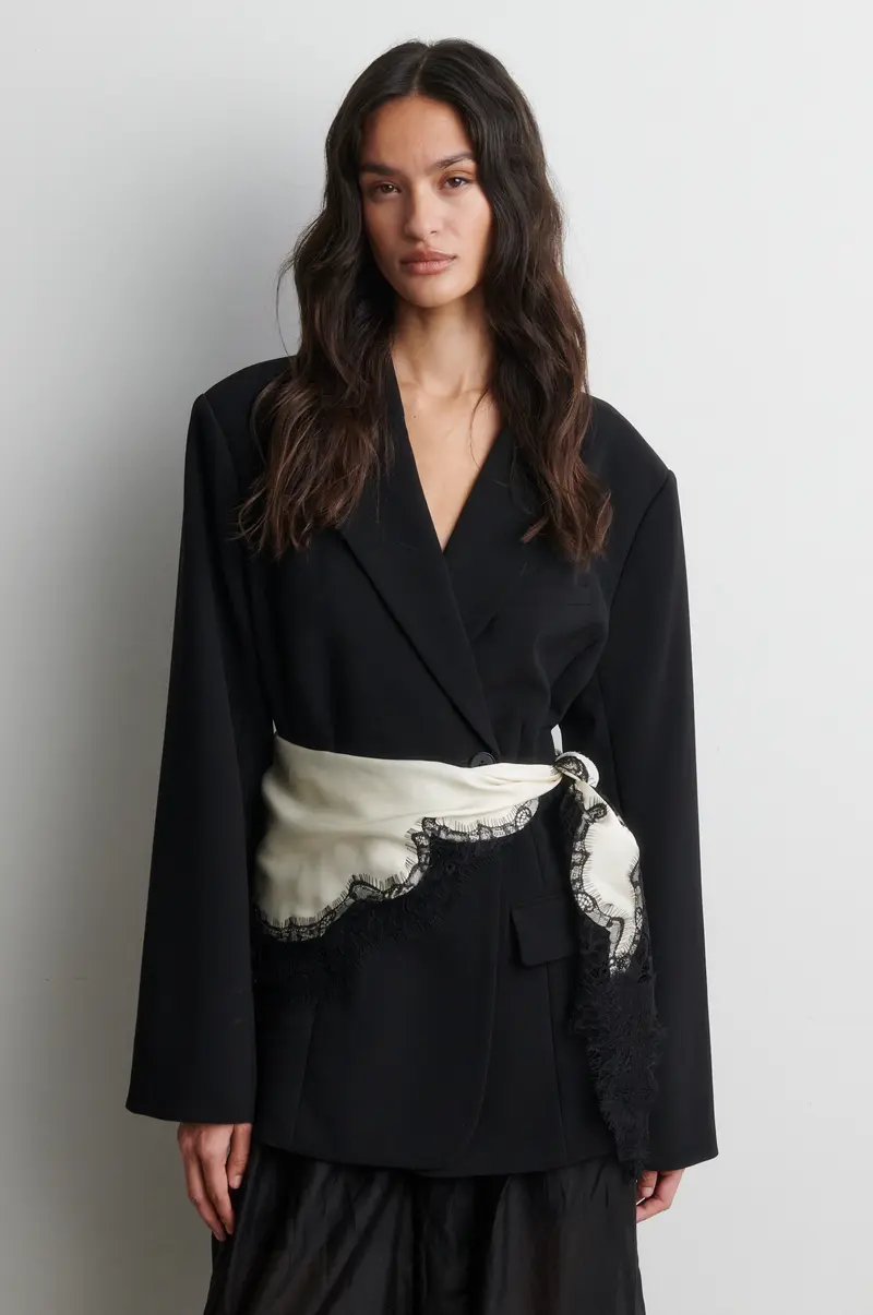 Lacia Contrast Hip Scarf