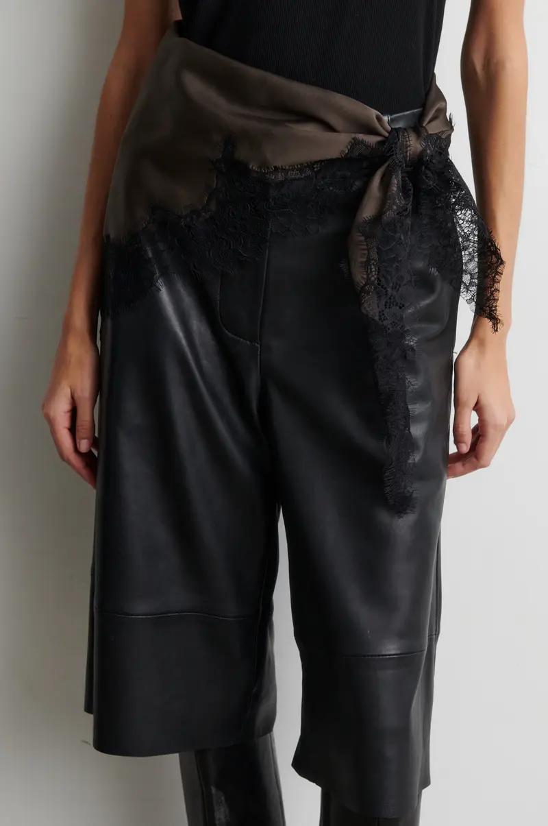 Lacia Contrast Hip Scarf