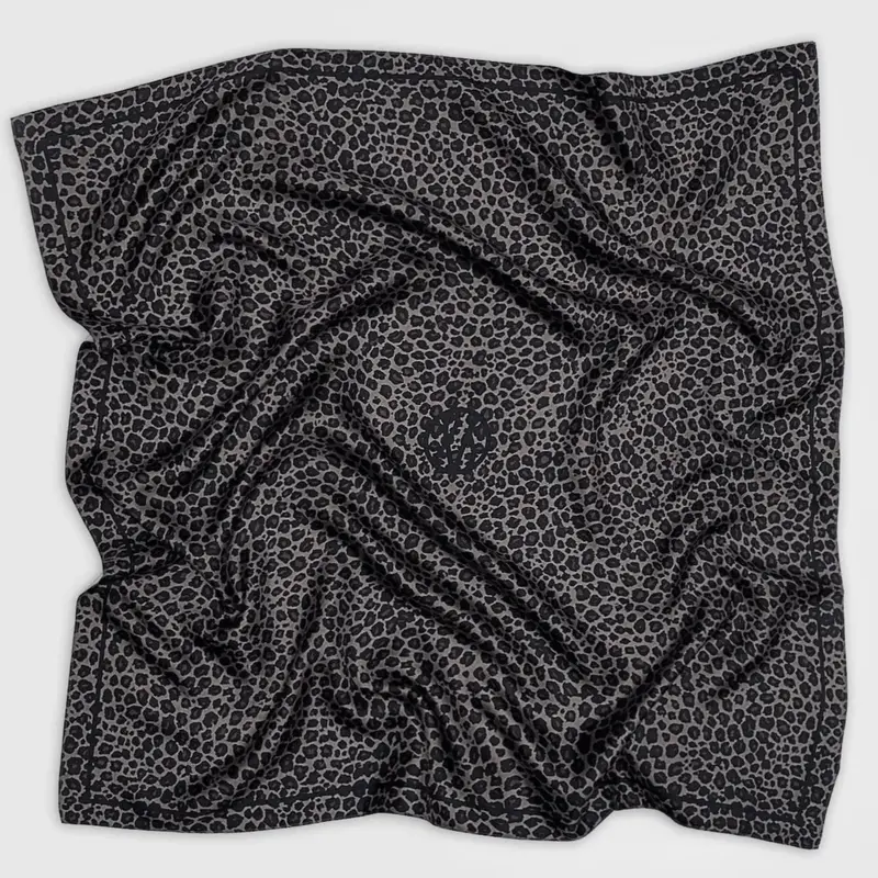 Leo Scarf Grey 80x80