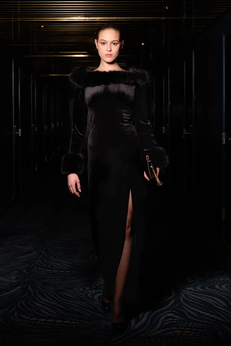 Long velvet dress Sort