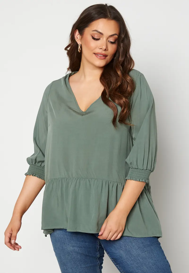 Lota 3/4 V-Neck Top