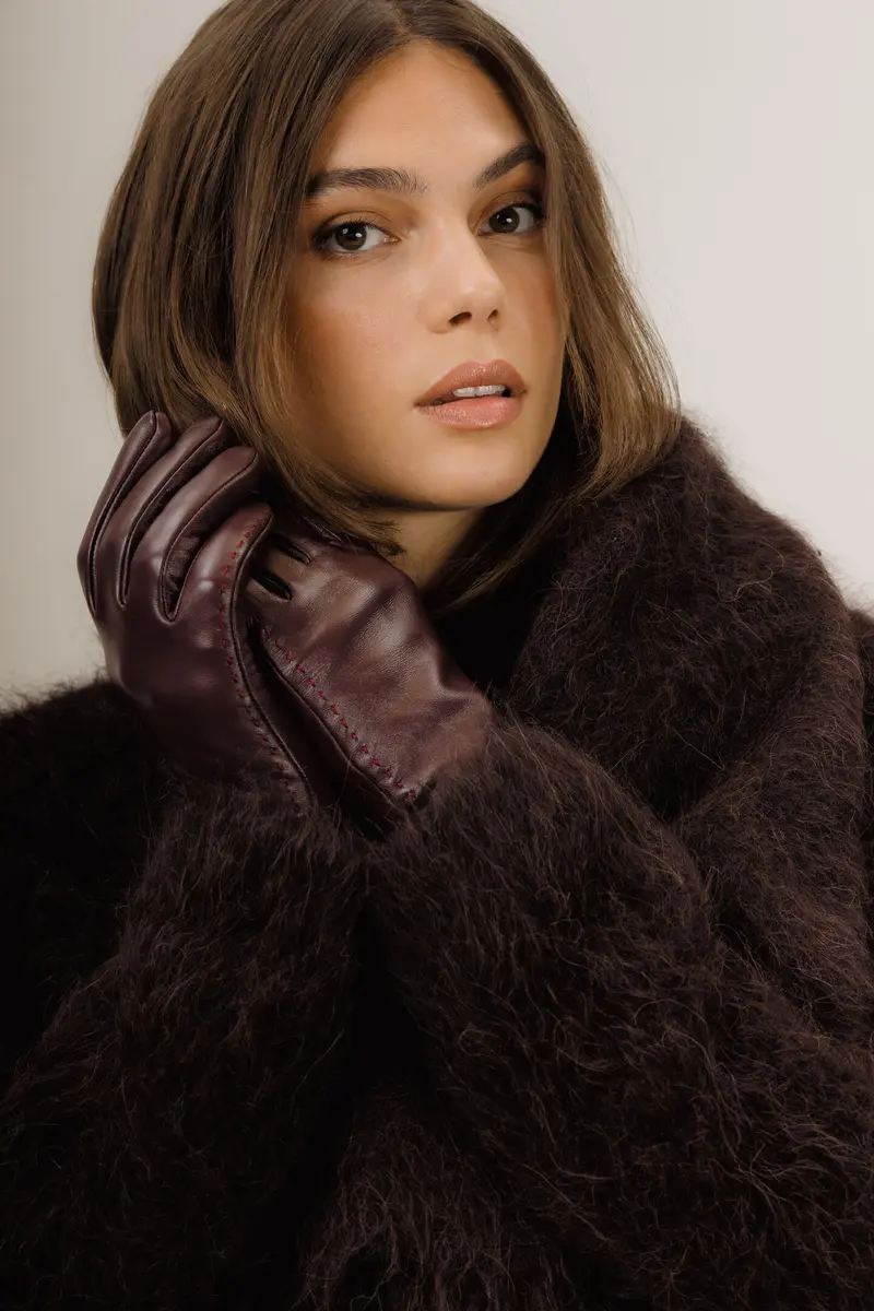 Lucy Glove