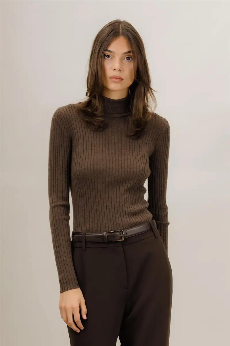 Mari Turtleneck