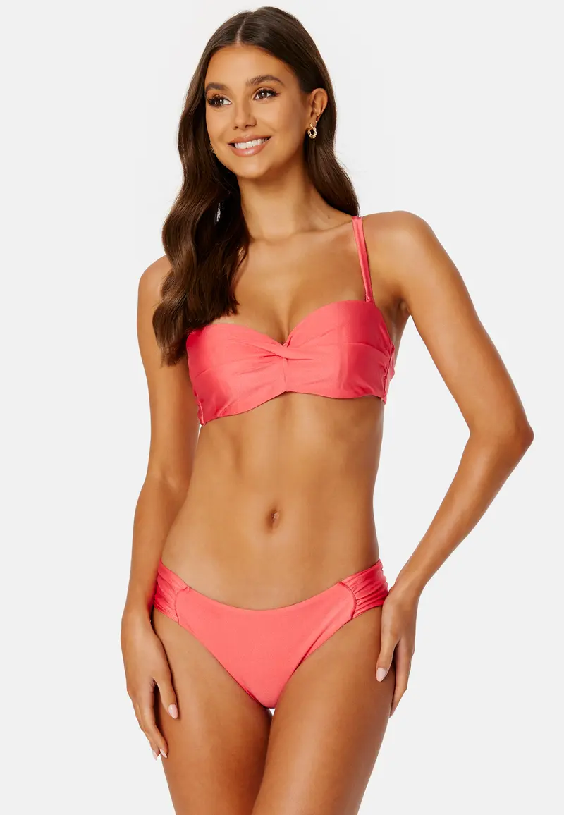Mila twisted bikini top
