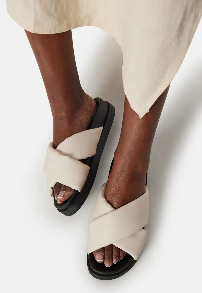Minnie-12 Cross Strap Sandal