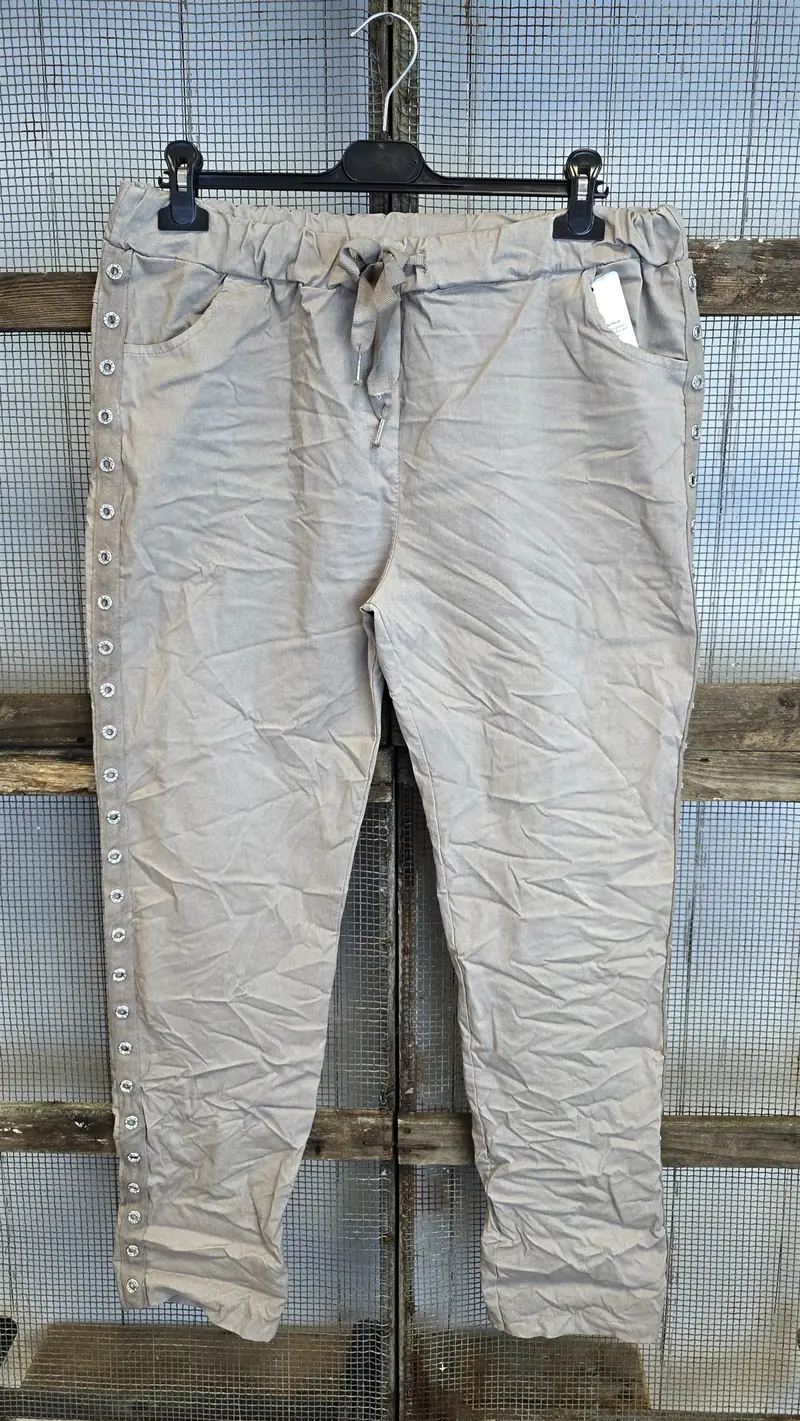 Miriam bukse med maljer taupe