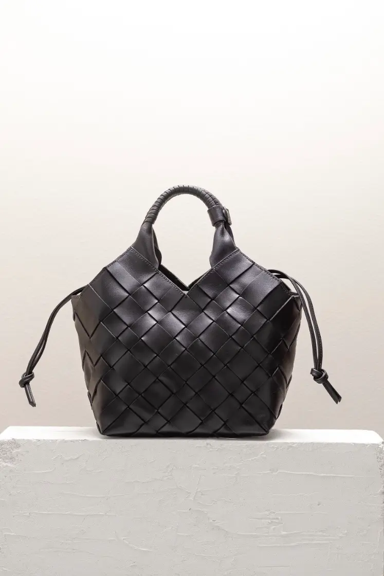Misu Black Shoulder Bag