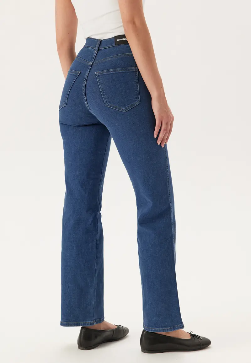 Moxy Straight