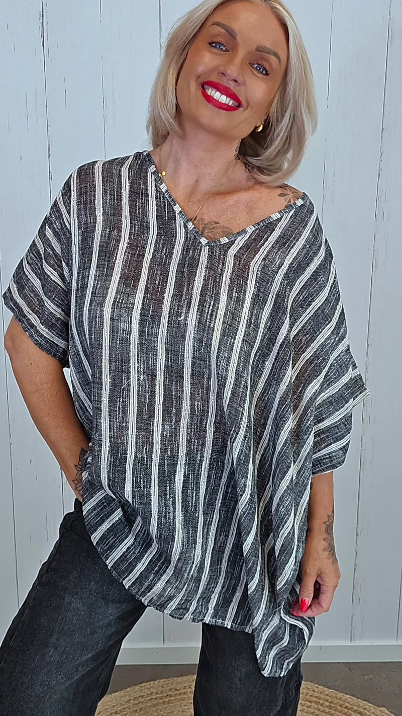 Nadia Topp med striper svart