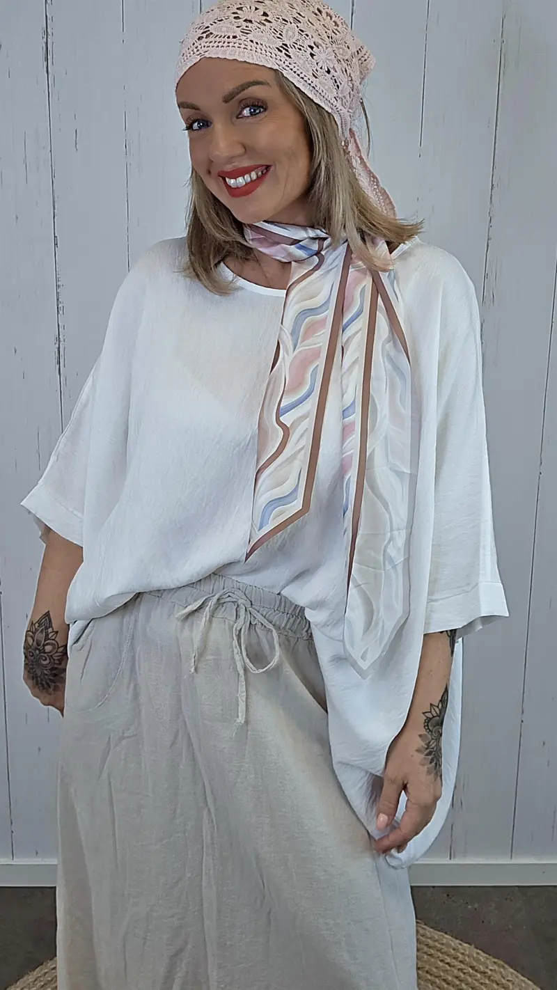 Poncho topp med skjerf offwhite