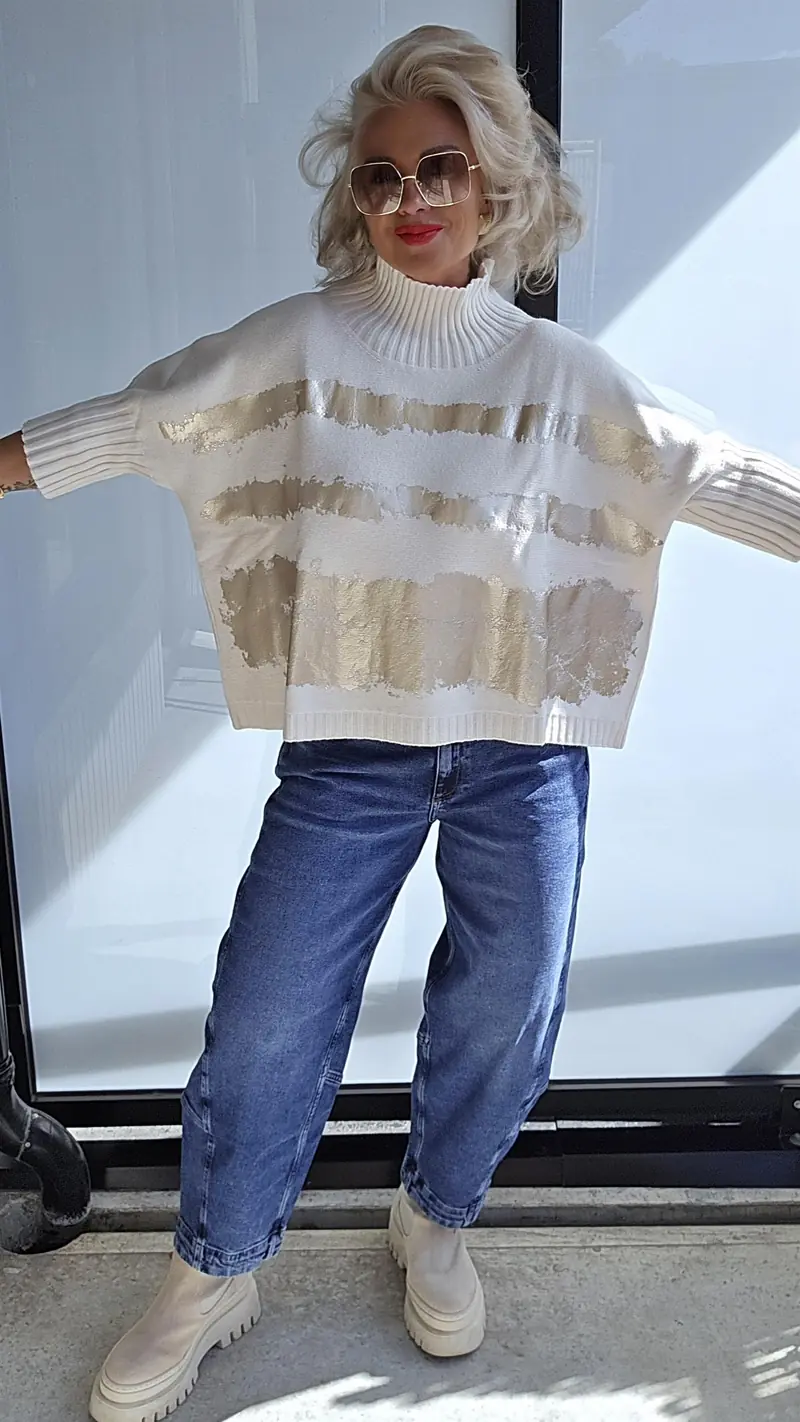 Pullover gold print