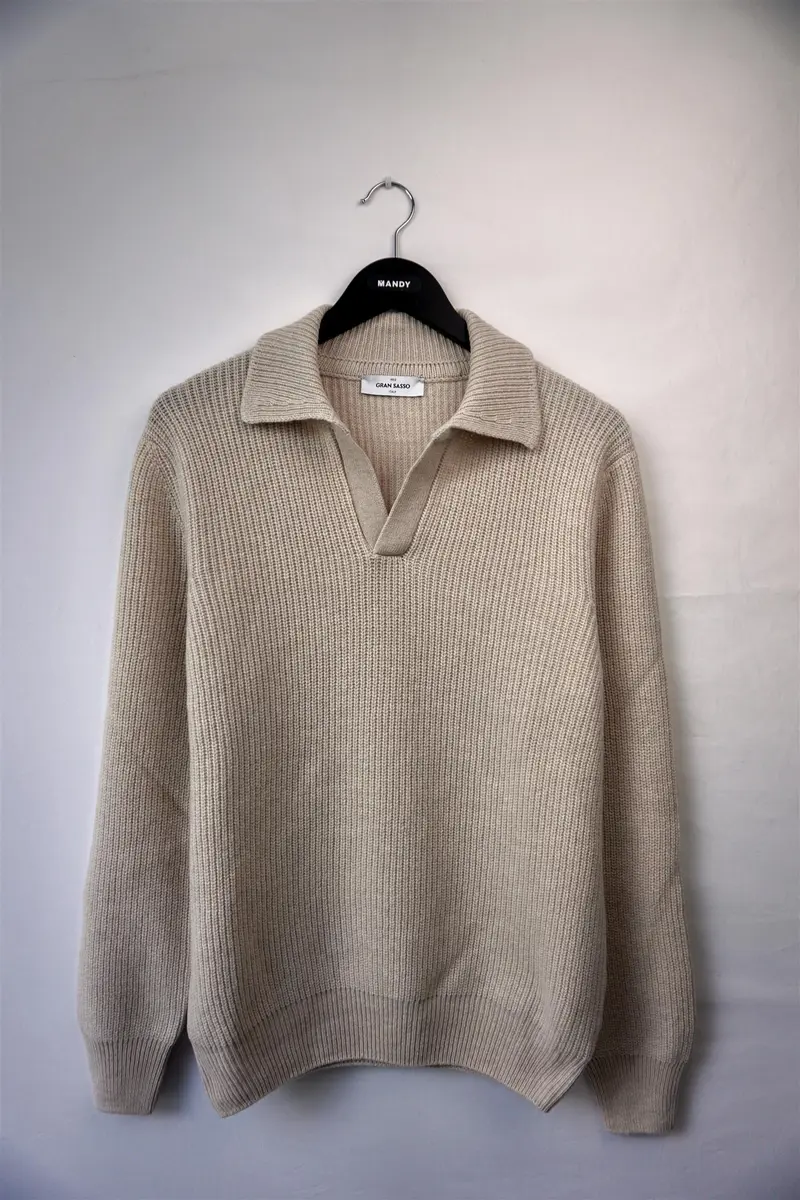 Ribbet Strikkegenser med Skipperkrage i 100% ull - Beige