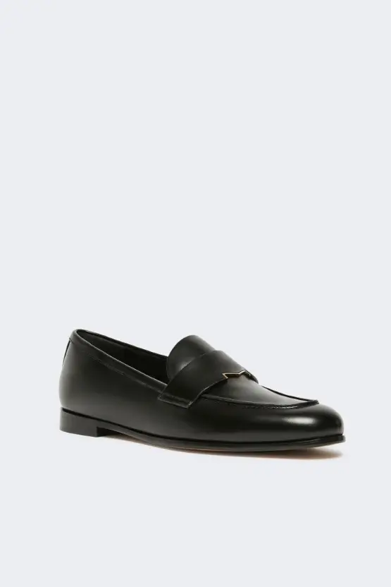 Semi-Glossy Leather Moccasins
