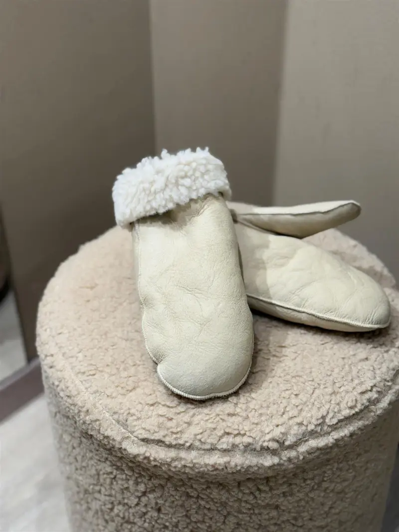 Semsket votter beige