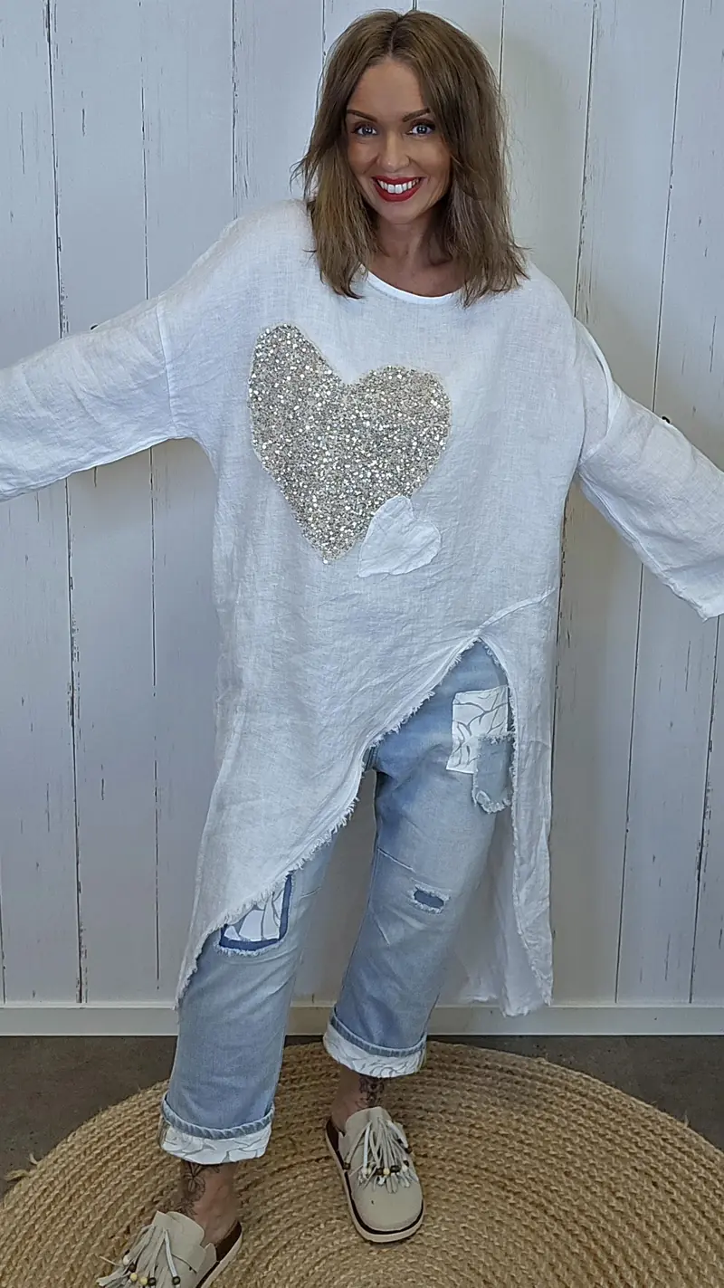 Silje lang bluse med paljetthjerte Hvit