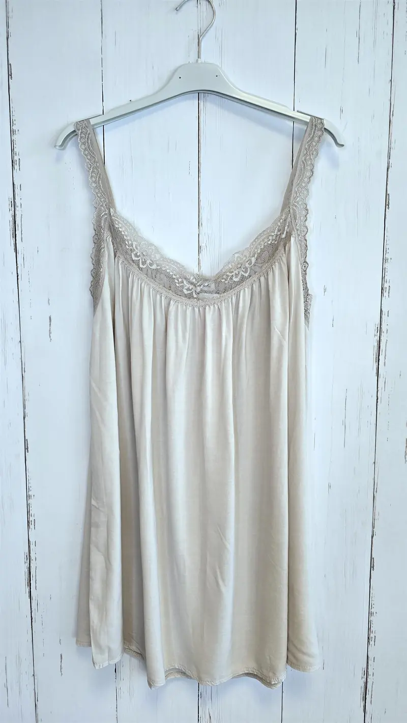 Singlet med blonder beige