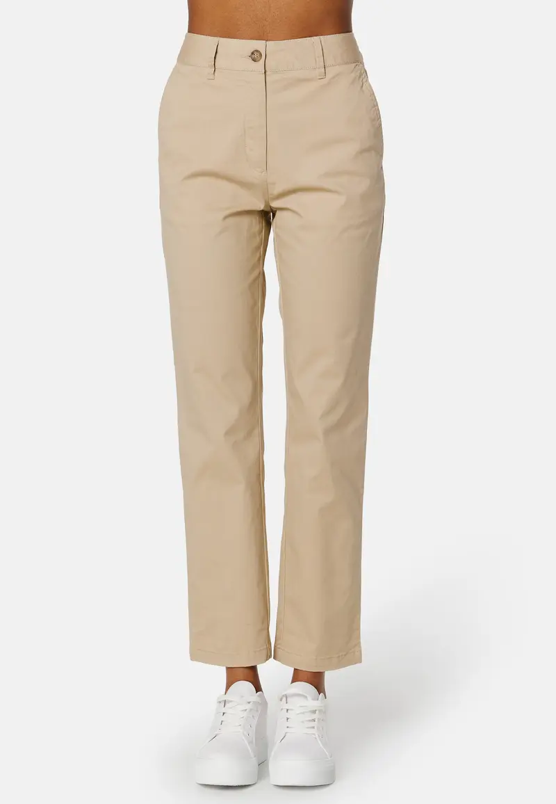 Slim Chinos